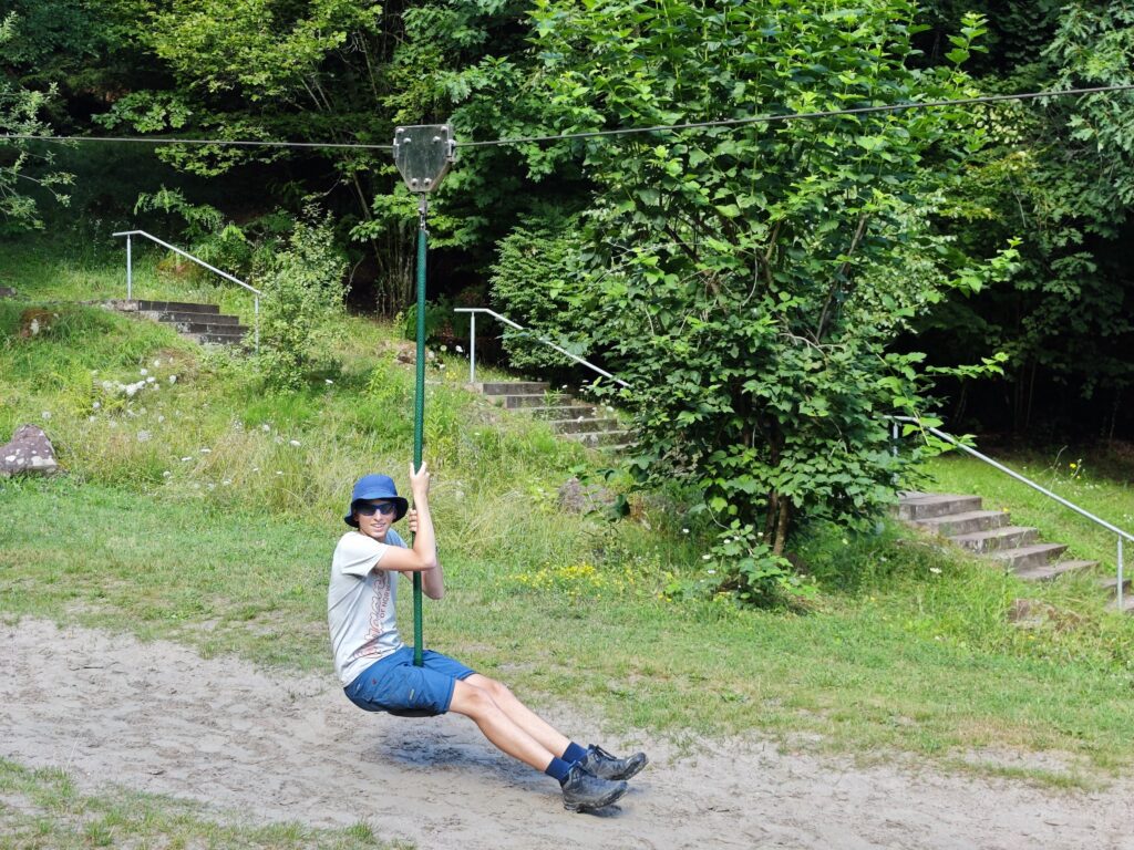 Erlebnispark Teufelstisch mit Hexenschaukel und Wasserspielplatz
